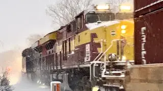 (WC HERITAGE UNIT!) CN A422W Crusing through Kalar Road on a snowy morning! 