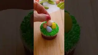 Easy Easter Cupcake Idea🐣💐💕#cupcakes #cupcakedecorating #frosting #easter