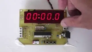 PICmicro 1/10 Second Digital Stopwatch - Cronometro con PICmicro
