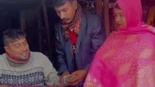 বাস কাউন্টারের কবিরাজ লোকটির হাত দেখে যা বলল 
