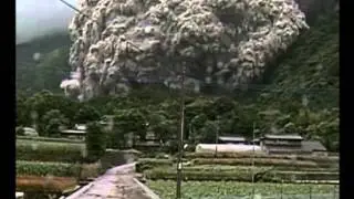 Eruption volcanique  du mont Unzen au Japon (1991) : un exemple de coul&eacute;es pyroclastiques
