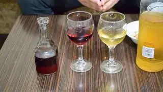 Meyve suyundan ev yapımı şarap tadımı ve izlenimler