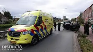 Auto over de kop na eenzijdig ongeval Delftsestraatweg Delfgauw