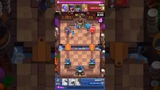 Will balloons touch the tower😱 look opponents reaction clash Royale #clashroyale #roblox #shorts
