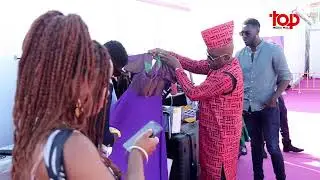Soro Bis le styliste cr&eacute;ateur de mode burkinab&eacute; a fait un d&eacute;fil&eacute; de mode dans le pavillon Afrique