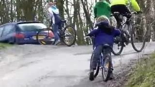 Kid crashes on steepest Dutch mountain Keutenberg
