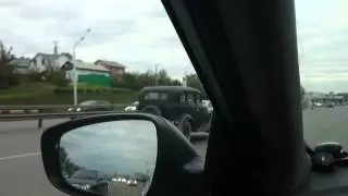 Раритетный автомобиль в движении Уфа - проспект Салавата Юлаева Wanderer