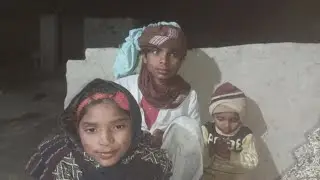 Gurbat ki vajah se chhote chhote bacche bhi Sath kam kar rahe hain mitti ka