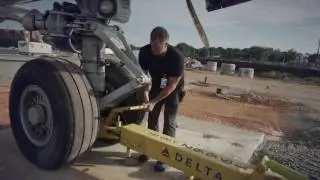 Moving the 747 to its final home
