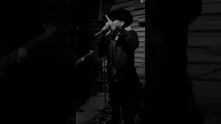 El &aacute;ngel del corrido y sus plebes- cuida lo que dices (la cura bar)