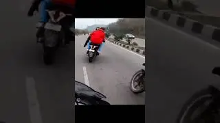 rs200 crash 😱 ride safe ⚡rs200 Vs 220 #shorts #rs200crash
