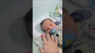 Why Babies Hold Fingers Tightly?