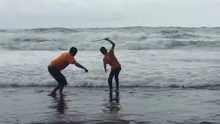 Hari makin sore,mkin mendung makin gelap keindahan alam pntai klayer smkin msya alloh,bersma akak..