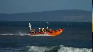 Mudeford RNLI Fast Inshore Lifeboat returning from a rescue