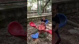 Baby 👶 ko jhula pasand hai 😻