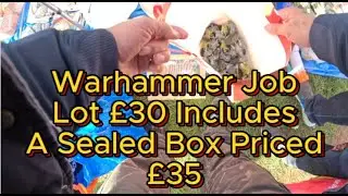 Старик покупает немного Warhammer на распродаже автомобилей из багажников Slate Farm 21.09.25