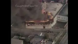 Los Angeles Firefighters Battle Warehouse Blaze!