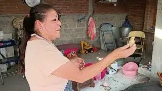 Tortillas recién hechas y una salsa de molcajete uuumm 