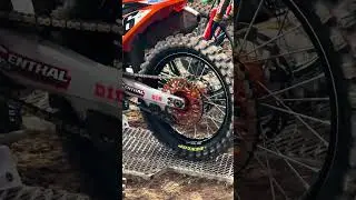 Интересные 🧐 заводские оси #мотокросс #суперкросс #гонки #MX