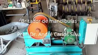 Aula prática de britagem - Britador de mandíbulas de laboratório modelo 120080 da Engendrar