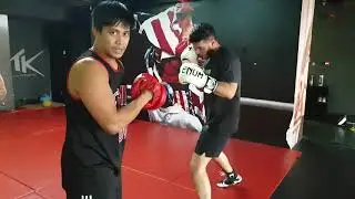 Boxing program - basic pads combo with offense and defense reaction.