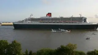 Cunard RMS Queen Mary 2 Farewell Hamburg-Blankenese 20th August 2017