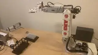 AR3 robotic arm with microplater gripper