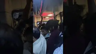 full crowd in delhi metro 🚇🚇 #delhimetro