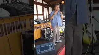 Mama und ich tanzen auf der Kieler Woche in Schilksee und Jimmy Green singt