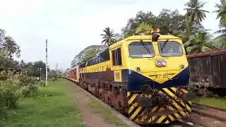 Yal Devi Express train arriving at Polgahawela