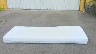 VERR&Uuml;CKTER MANN WIRFT MATRATZE VON BALKON (ganzer Film)