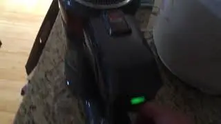 ONSON Cordless Stick Vacuum Cleaner.  How you know it's charging.  It should blink green lines.
