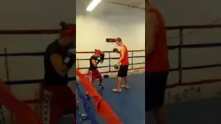 Hand pads Stevie Bailey, Taveena Kum, Summer