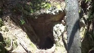 DRAČÍ SLUJ - Odvodňovací štola KLÍNEC, býv. těžba zlata (délka 100m) /Klínec, úd. Korábka (u Prahy)