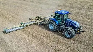 Rolling Rolling Rolling!-New Holland T7 225(Blue Power) + 13.6mtr Cousins Roller