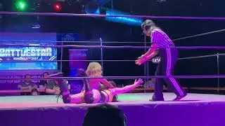 Emily Locke vs Jacey Love