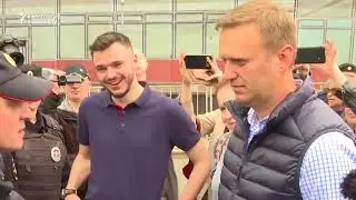 Russians Protest Effort To Block Telegram Messaging App