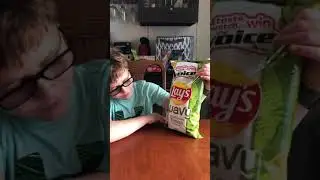 Dombomb tries Lay&rsquo;s Wavy Fried Green Tomato Chips