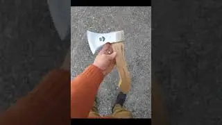 Piccola Accetta con manico di rovere fatto a mano
