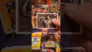 ICONIC! Opening Packs of 1990 Score until we hit the Bo Jackson Live! #baseball #sportscards #mlb