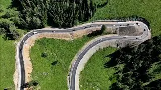 Scenic highway in Xinjiang receives over 400,000 self-driving tourists