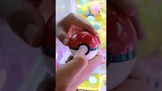 &iexcl;Pokebolas Sorpresa en la M&aacute;quina de Garra! 😱 #clawmachine #pokemon #arcade