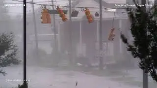Hurricane Katrina winds lash through traffic lights, 35mm
