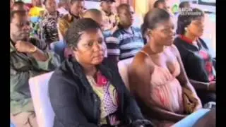 RTG - Le ministre Noel  Nelson Messone assiste ā la rencontre des populations de la Mvoung