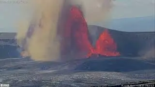 2025 12 06 Kīlauea volcano, Hawaii As the south vent cracks open 1440p
