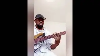 Urgent:Est Rdc:Guima Bass montre comment jouer l'arp&egrave;ge LA7 &agrave; la guitare basse