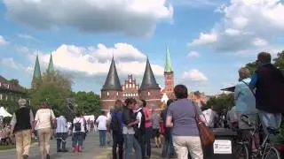 Hansetag L&uuml;beck 2014 Abschiedsveranstaltung Beckergrube Kohlmarkt Holstenstrasse Holstentor