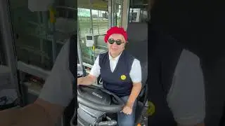 Сегодня школьники-главные пассажиры.