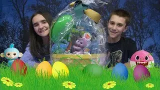 WowWee SURPRISE Easter Basket - Fingerlings BABY SHARK Untamed Dragon