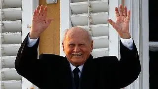 Hungary's first democratic president &Aacute;rp&aacute;d G&ouml;ncz, dies 93